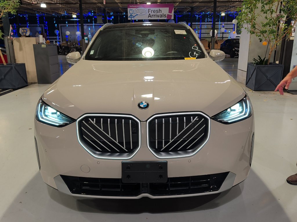 Certified 2025 BMW X3 xDrive30i w/ Premium Package AWD/4WD image 9