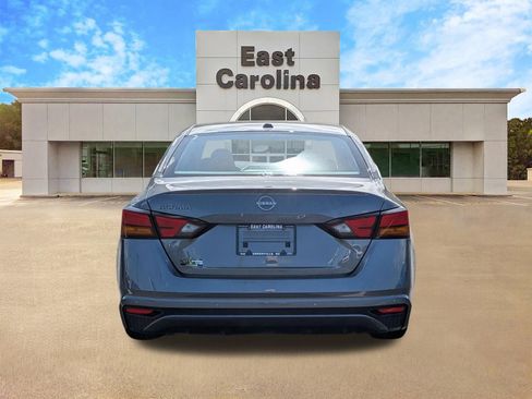 Used 2025 Nissan Altima 2.5 SV image 4