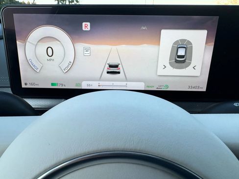 Used 2023 Genesis GV60 Advanced w/ Security Package image 32