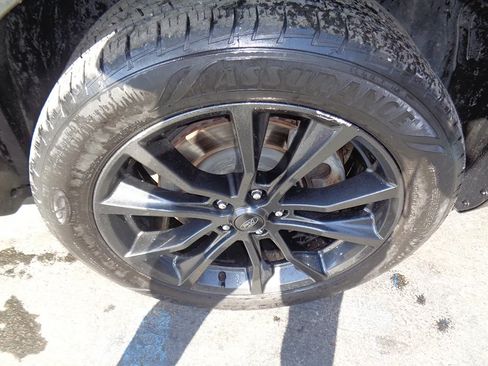 Used 2017 Ford Explorer XLT w/ Equipment Group 202A AWD/4WD image 7