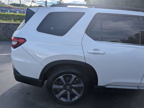 Used 2023 Honda Pilot Elite image 8