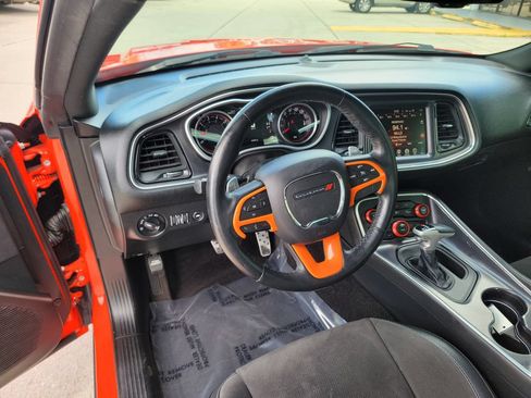 Used 2016 Dodge Challenger R/T Scat Pack w/ Leather Interior Group RWD image 16