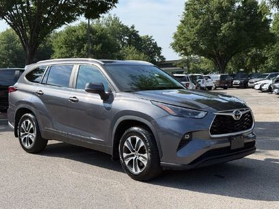 Used 2023 Toyota Highlander XLE