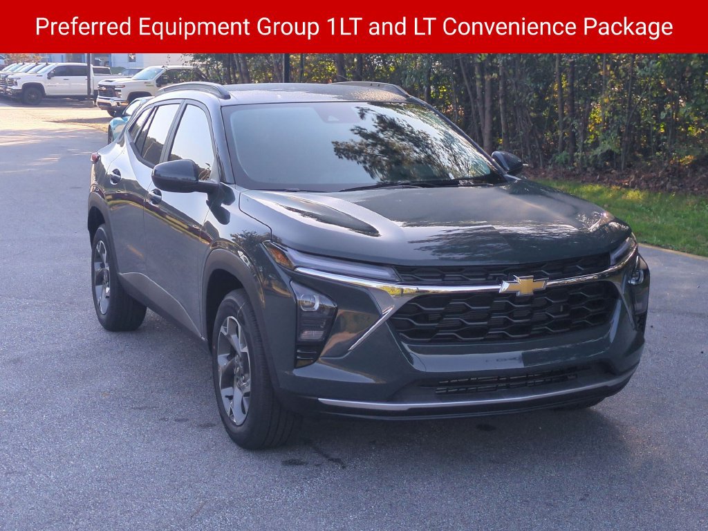 New 2026 Chevrolet Trax LT w/ LT Convenience Package FWD image 3