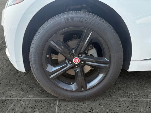 Used 2019 Jaguar F-PACE R-Sport image 36