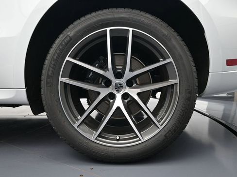 New 2026 Porsche Macan image 26