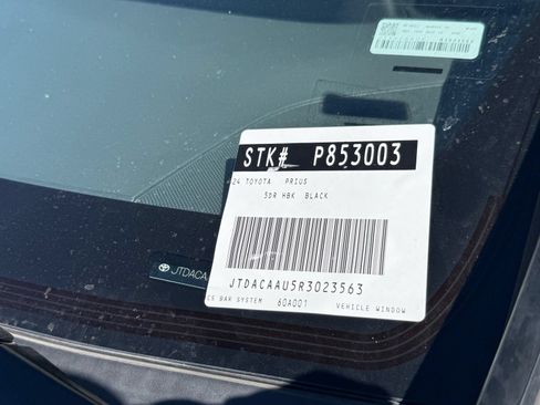 Used 2024 Toyota Prius LE FWD image 14
