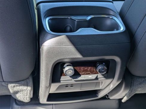 New 2026 Chevrolet Traverse LT FWD image 27