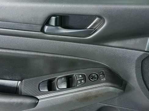Used 2024 Nissan Altima 2.5 S FWD image 18
