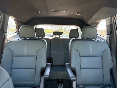 Used 2024 GMC Acadia AT4 w/ Luxury Package image 41