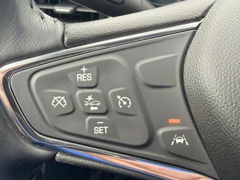 Used 2020 Chevrolet Equinox LT w/ Driver Convenience Package FWD image 18