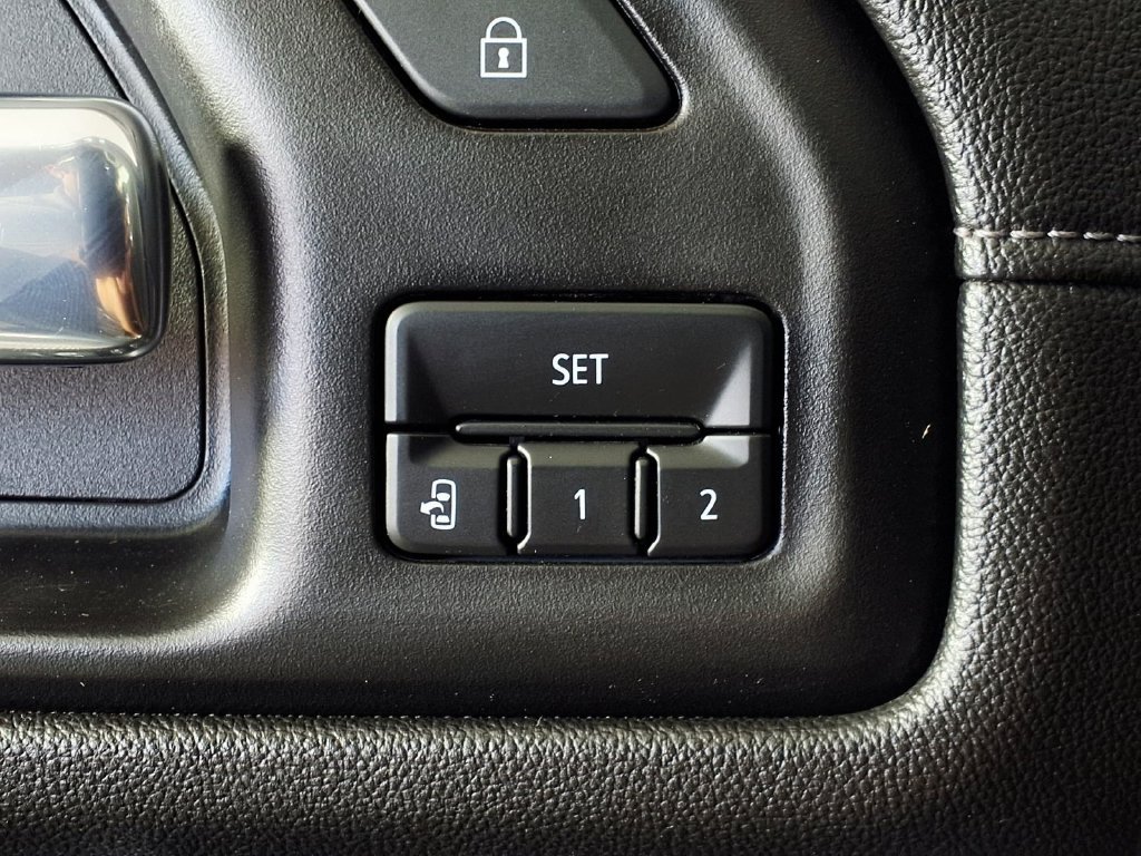 Used 2021 GMC Sierra 1500 SLT AWD/4WD image 18