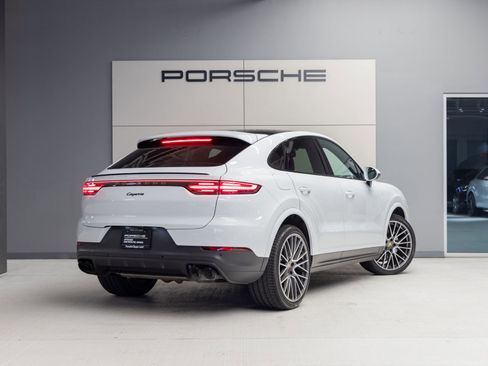 Certified 2023 Porsche Cayenne Platinum Edition image 7