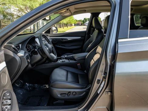 Used 2019 INFINITI QX50 Luxe w/ Cargo Package FWD image 6