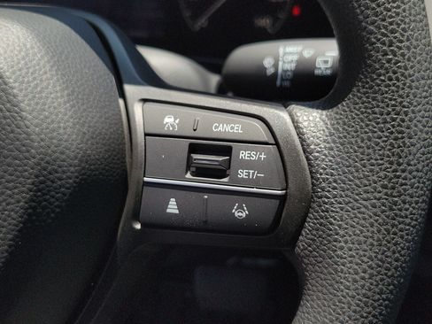 Used 2025 Honda HR-V LX image 25