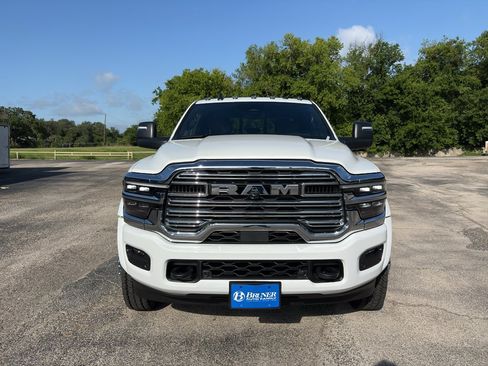 New 2026 RAM 4500 4x4 Crew Cab DRW w/ Laramie Trim Package image 2