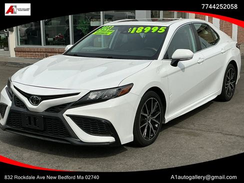 Used 2023 Toyota Camry SE AWD/4WD image 1