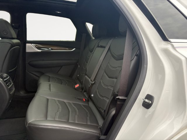 Used 2022 Cadillac XT5 Premium Luxury w/ Platinum Package AWD/4WD image 6