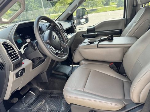 Used 2022 Ford F550 4x4 Crew Cab Super Duty w/ Power Equipment Group image 15