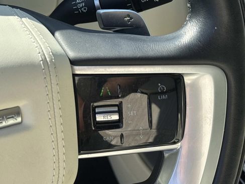 Used 2023 Land Rover Range Rover SE image 24