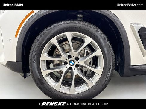 Used 2025 BMW X5 xDrive40i image 2