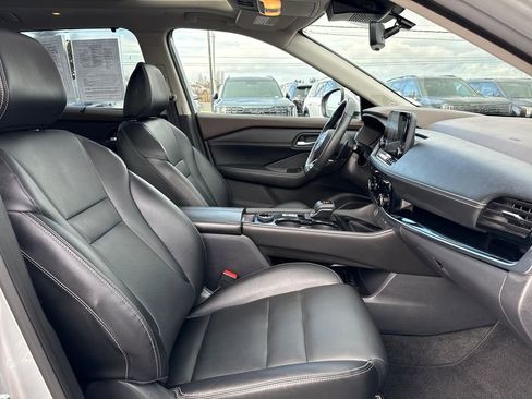 Used 2022 Nissan Rogue SL w/ SL Premium Package image 18