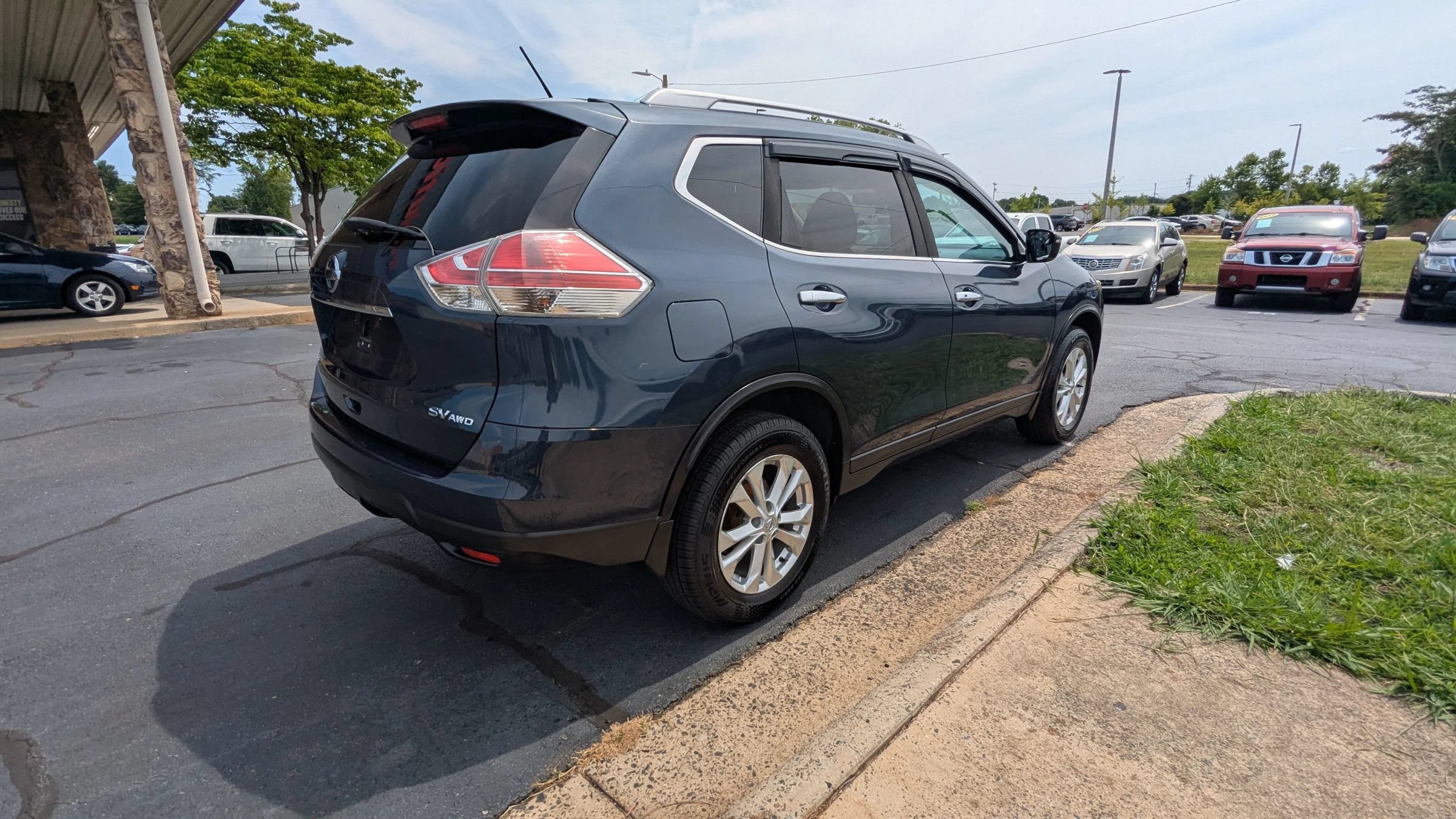 Used 2016 Nissan Rogue S AWD/4WD image 7