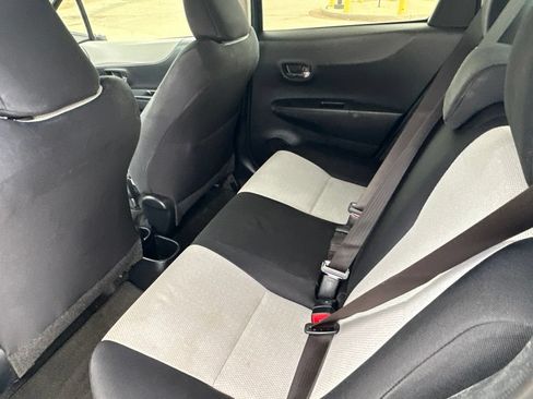 Used 2012 Toyota Yaris LE FWD image 18