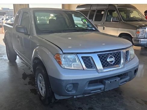 Used 2015 Nissan Frontier S RWD image 5