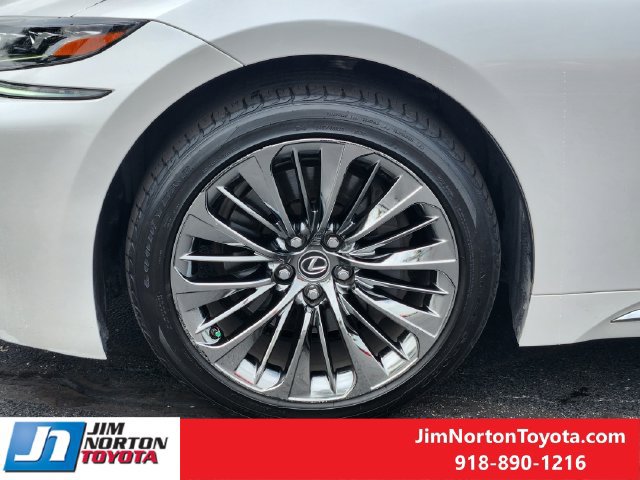Used 2020 Lexus LS 500 w/ Interior Upgrade Package RWD image 13