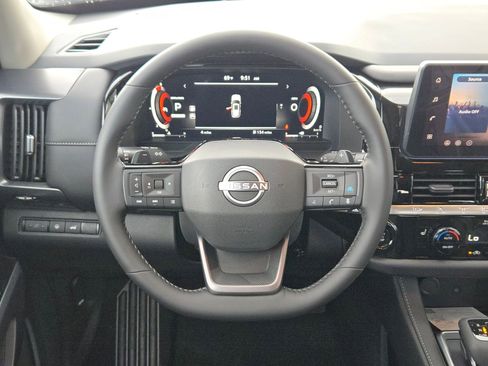 New 2026 Nissan Pathfinder SL FWD image 15