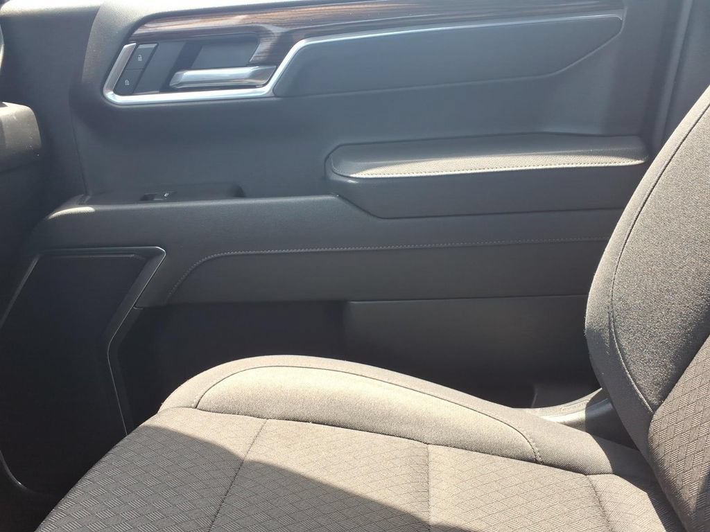 Used 2025 Chevrolet Silverado 1500 LT RWD image 25