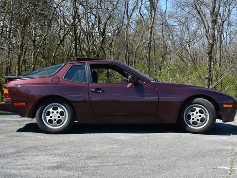 Used 1987 Porsche 944 S image 8