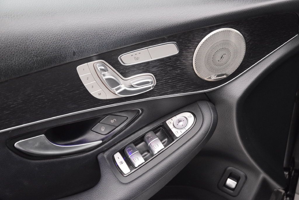 Used 2021 Mercedes-Benz GLC 300 4MATIC Coupe image 22