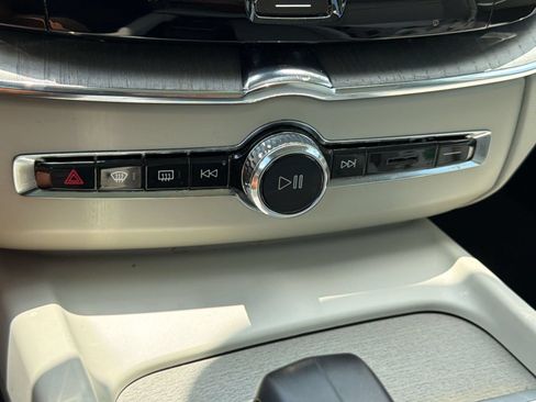Certified 2023 Volvo XC60 B5 Plus w/ Protection Package Premier FWD image 16