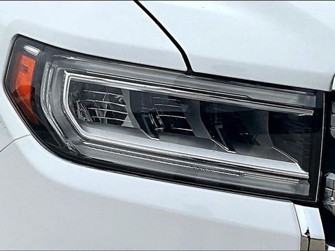 Used 2020 GMC Acadia SLE image 29