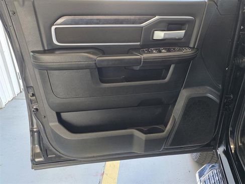 Used 2024 RAM 2500 Big Horn image 33