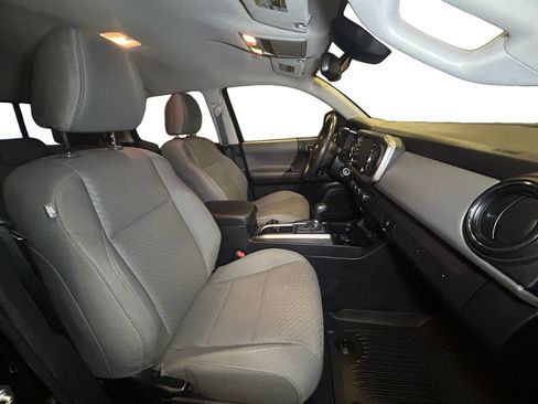 Used 2022 Toyota Tacoma SR5 AWD/4WD image 15