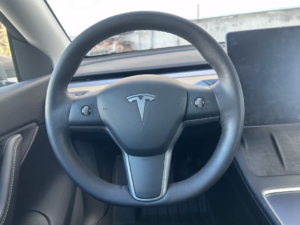 Used 2022 Tesla Model Y Long Range AWD/4WD image 14
