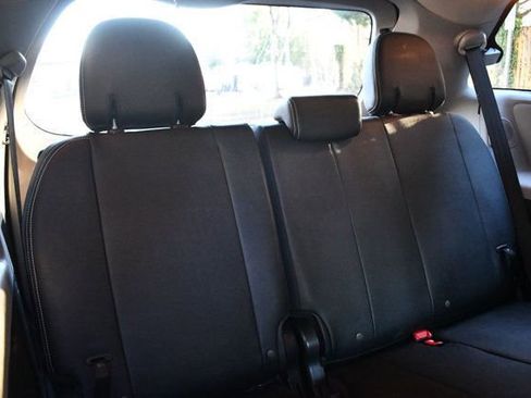 Used 2020 Toyota Sienna SE image 33