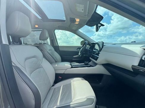Used 2022 Nissan Pathfinder Platinum w/ Cargo Package image 12