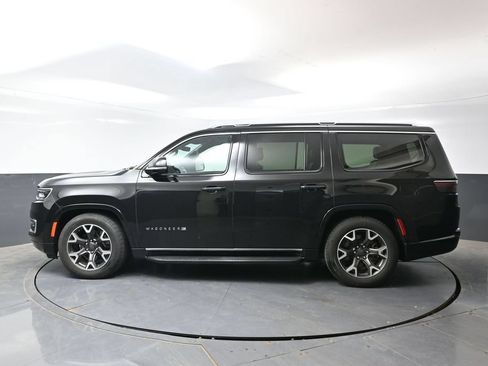 Used 2024 Jeep Wagoneer Series III AWD/4WD image 11