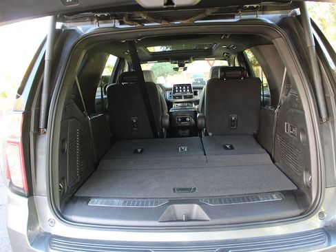 Used 2021 Chevrolet Tahoe Premier w/ Premium Package image 24