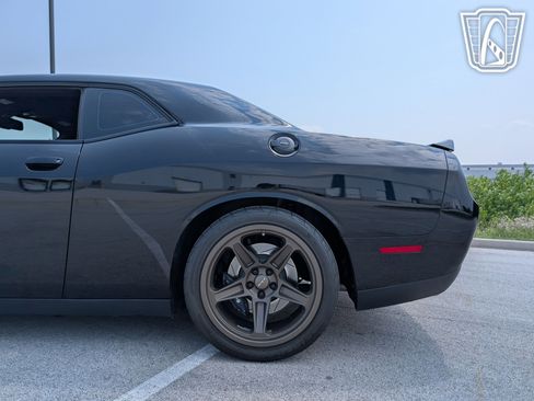 Used 2016 Dodge Challenger R/T Scat Pack w/ Leather Interior Group image 3