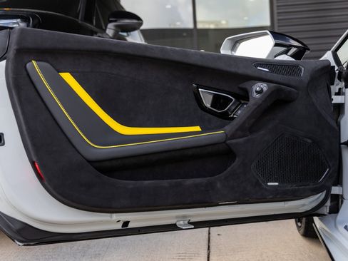 Used 2023 Lamborghini Huracan Tecnica image 23