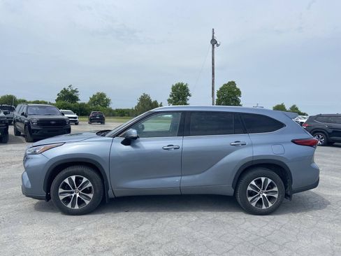 Used 2020 Toyota Highlander XLE AWD/4WD image 6