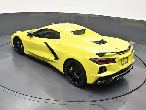 Used 2022 Chevrolet Corvette Stingray Preferred Conv w/ Z51 Performance Package RWD image 18