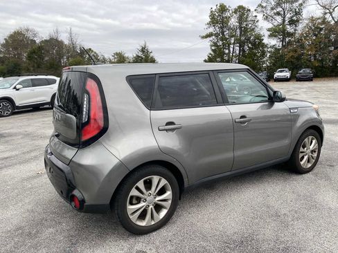 Used 2016 Kia Soul + image 9