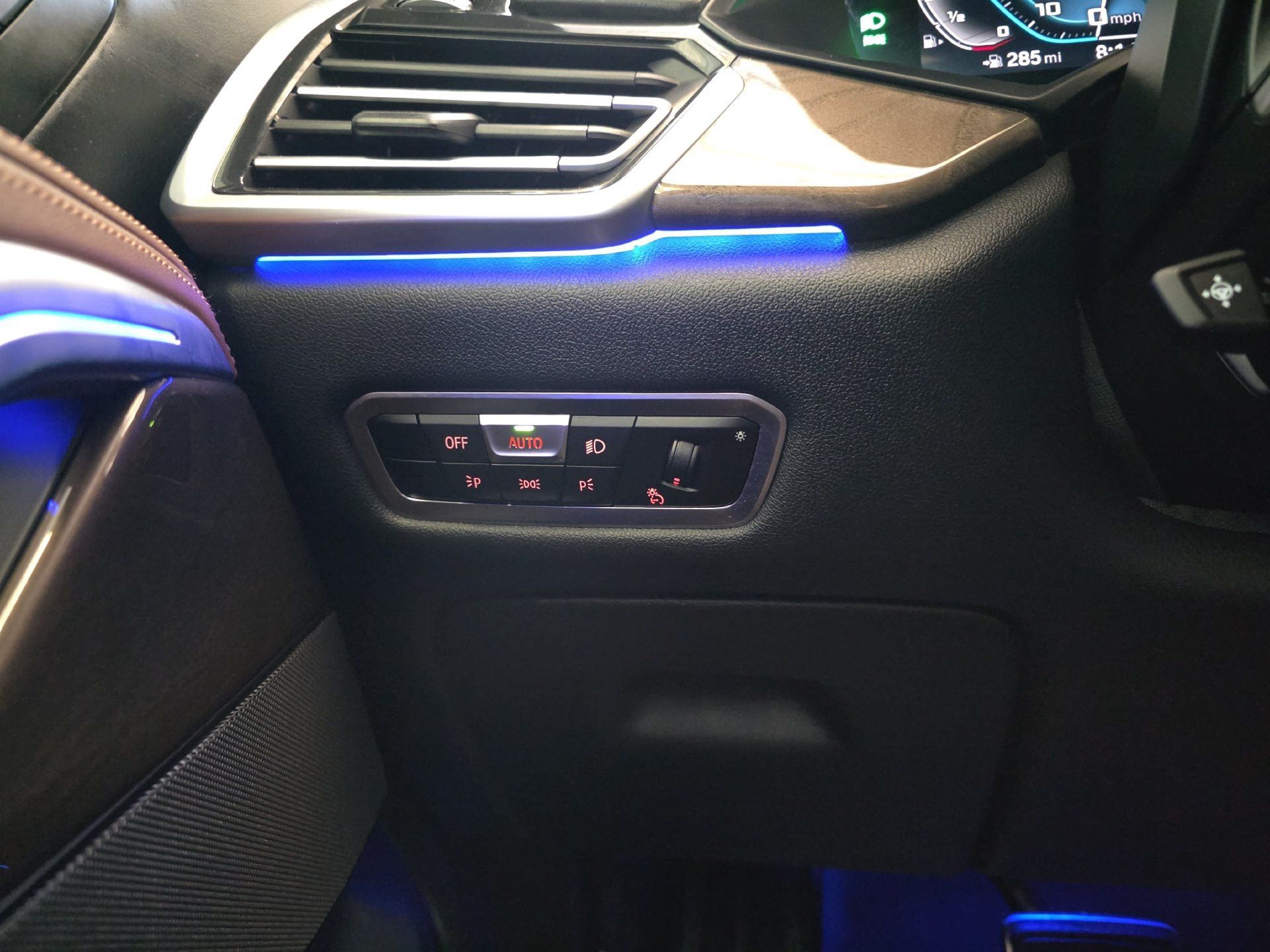 Used 2022 BMW X6 M50i w/ Executive Package AWD/4WD image 21
