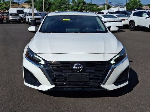 Certified 2023 Nissan Altima 2.5 SV w/ SV Premium Package AWD/4WD image 2